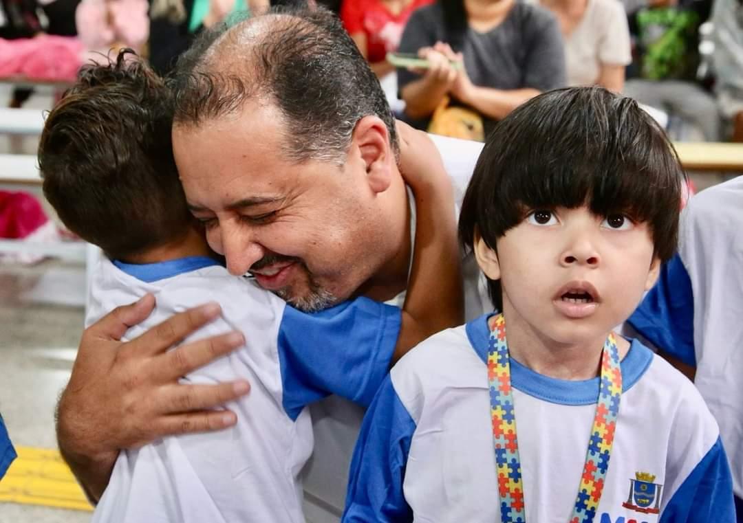 Mauá incia entrega de uniformes para mais de 16 mil alunos da rede municipal
