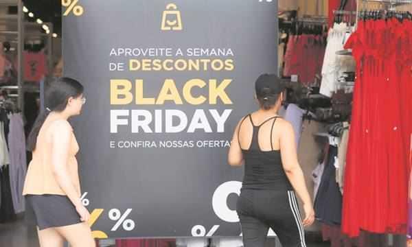 Black Friday deve movimentar R$ 430 milhões no Grande ABC, com foco em compras online e antecipação de Natal
