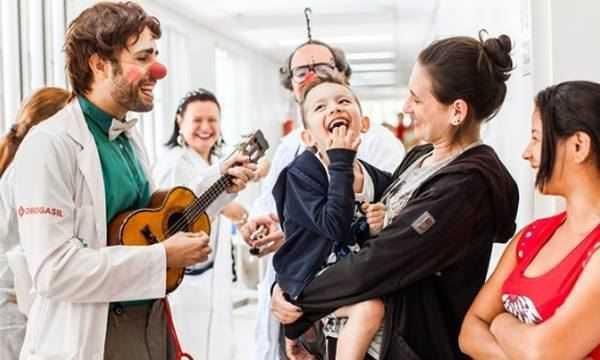 CAMPANHA URGENTE DO DOUTORES DA ALEGRIA BUSCA APOIO FINANCEIRO PARA RETOMAR ATIVIDADES