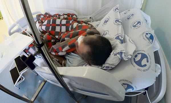 OFTALMOLOGISTA ENVOLVIDO EM INFECÇÕES APÓS MUTIRÃO DE CATARATA SEGUE SEM CONDENAÇÃO