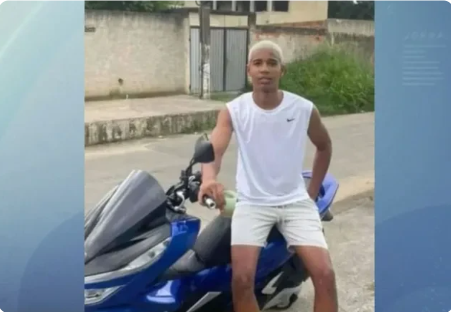 Corpo de jovem que foi morto após pisar em pé de traficante é enterrado no RJ
