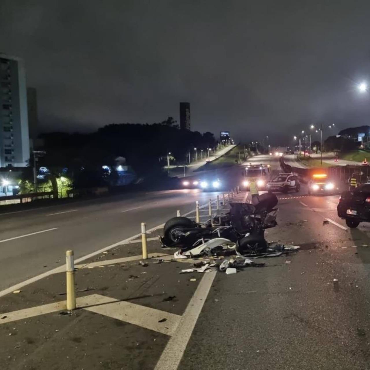 Acidente grave na Rodovia Anchieta deixa quatro vítimas nesta madrugada