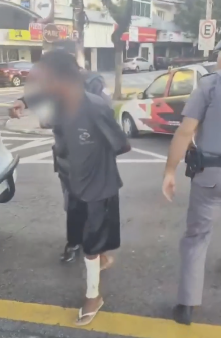 Foragido por homicídio e tráfico é preso após tentar se esconder em barraco improvisado