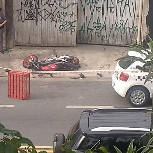 Moto atropela gêmeas de 14 anos; duas mortes confirmadas
