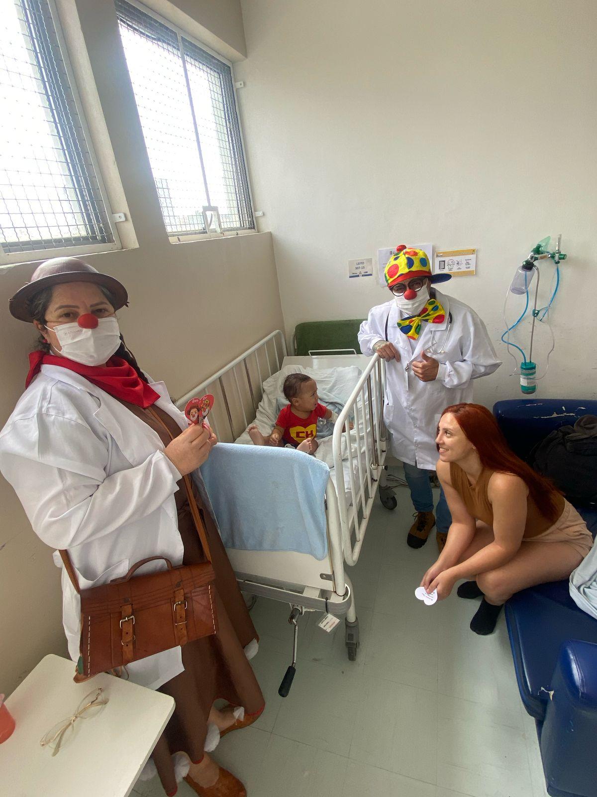 Um remédio chamado amor: palhaços levam leveza ao Hospital Nardini