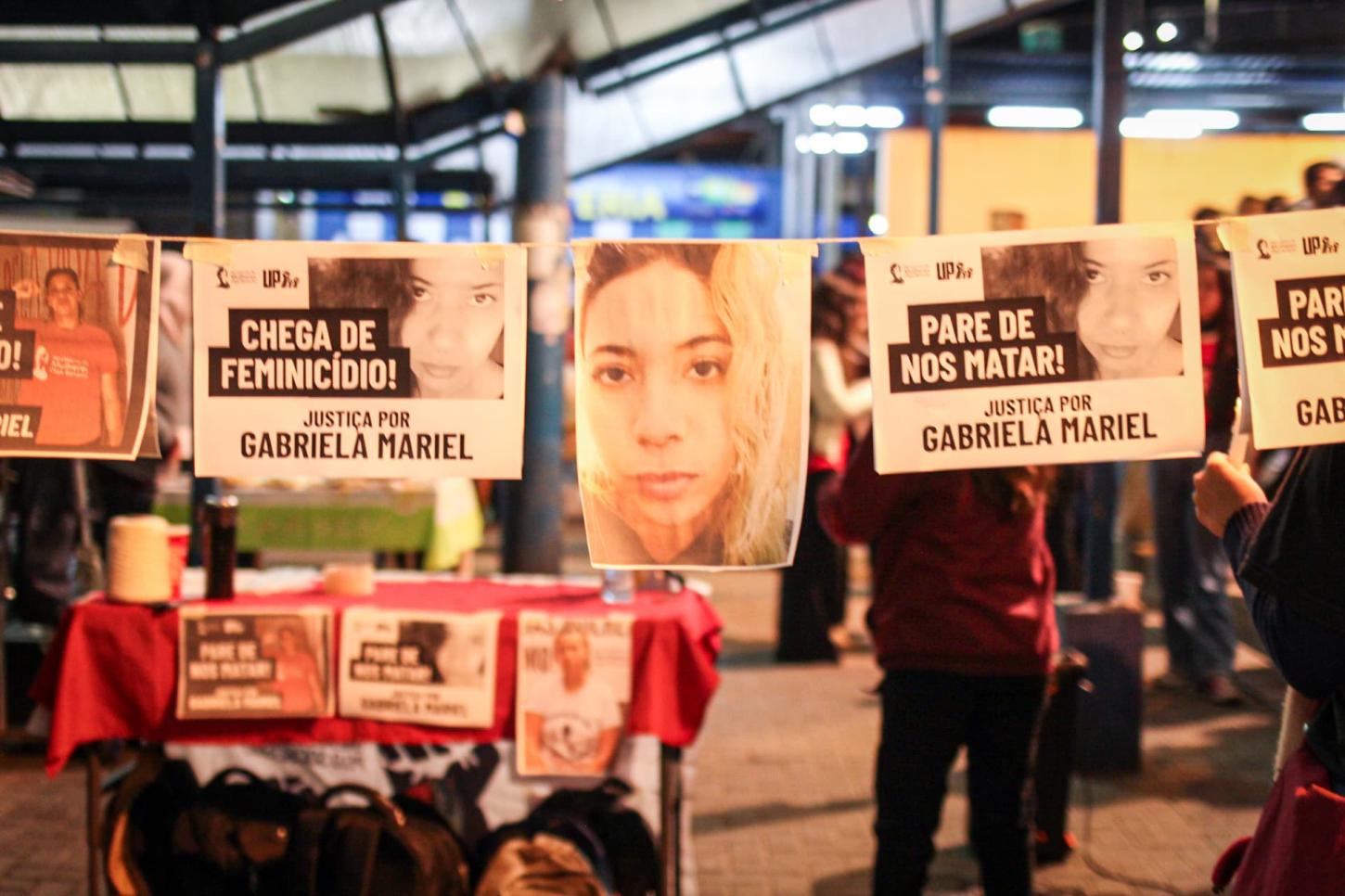 ATO NA ESTAÇÃO DE MAUÁ PEDE JUSTIÇA POR GABRIELA, VÍTIMA DE FEMINICÍDIO