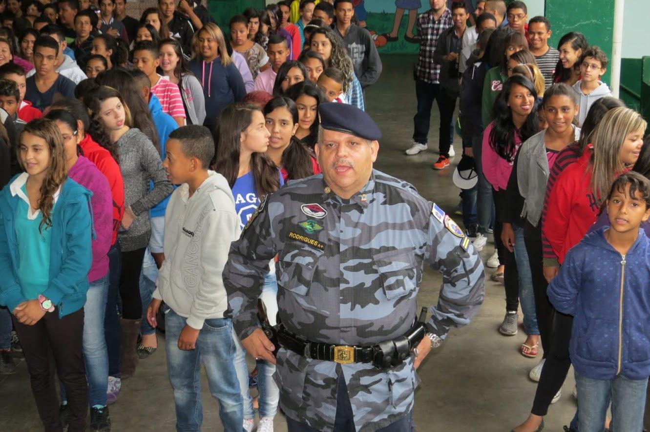 GCM SANDRO RODRIGUES MARCA GERAÇÕES COM 32 ANOS DE SERVIÇO À MAUÁ