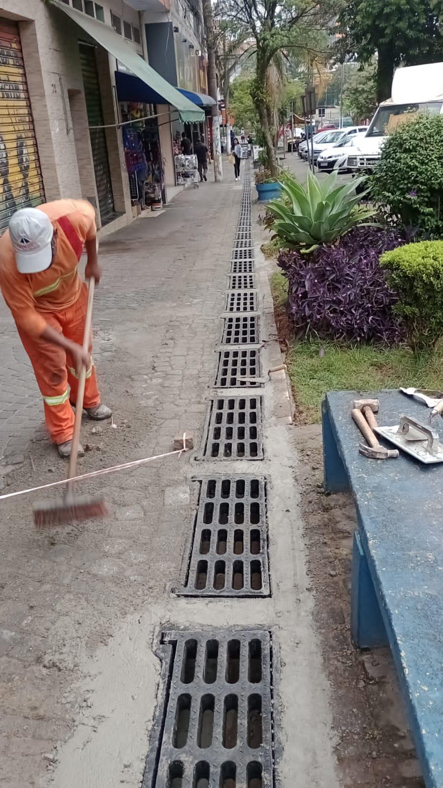 MAUÁ INSTALA GRELHAS ECOLÓGICAS PARA COMBATER ALAGAMENTOS E FURTOS