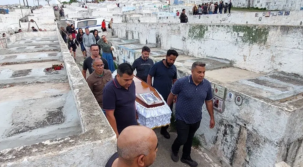 IDOSA DE 79 ANOS ATINGIDA POR TUBULAÇÃO DA SABESP É SEPULTADA COM COMOÇÃO NO CEMITÉRIO JARDIM SANTA LÍDIA, EM MAUÁ