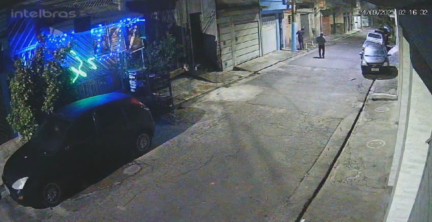 SUSPEITOS MASCARADOS ROUBAM VEÍCULO E DEIXAM MORADORES DO ITAPARK EM ALERTA