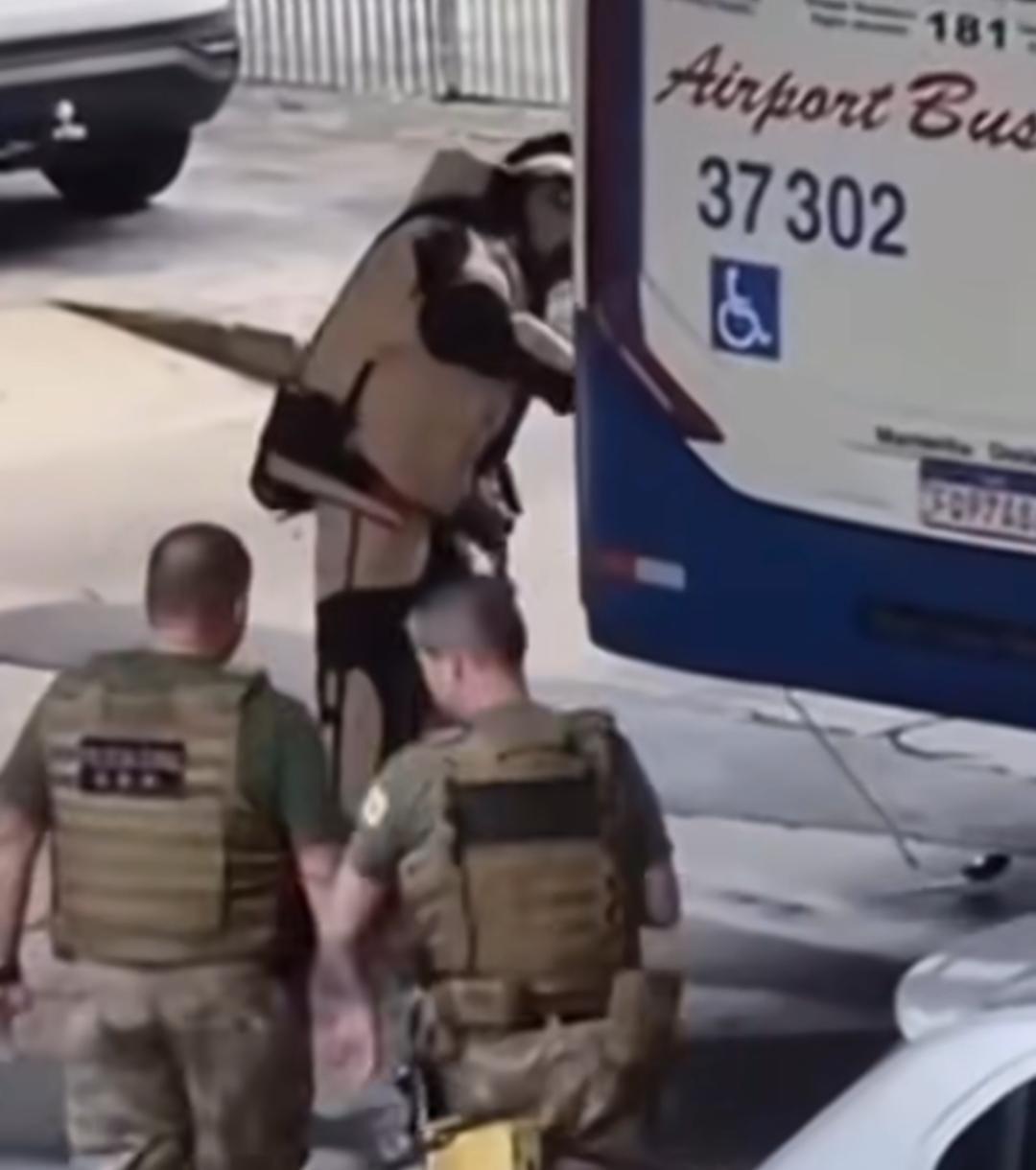 AMEAÇA DE BOMBA EM ÔNIBUS NO TERMINAL TATUAPÉ