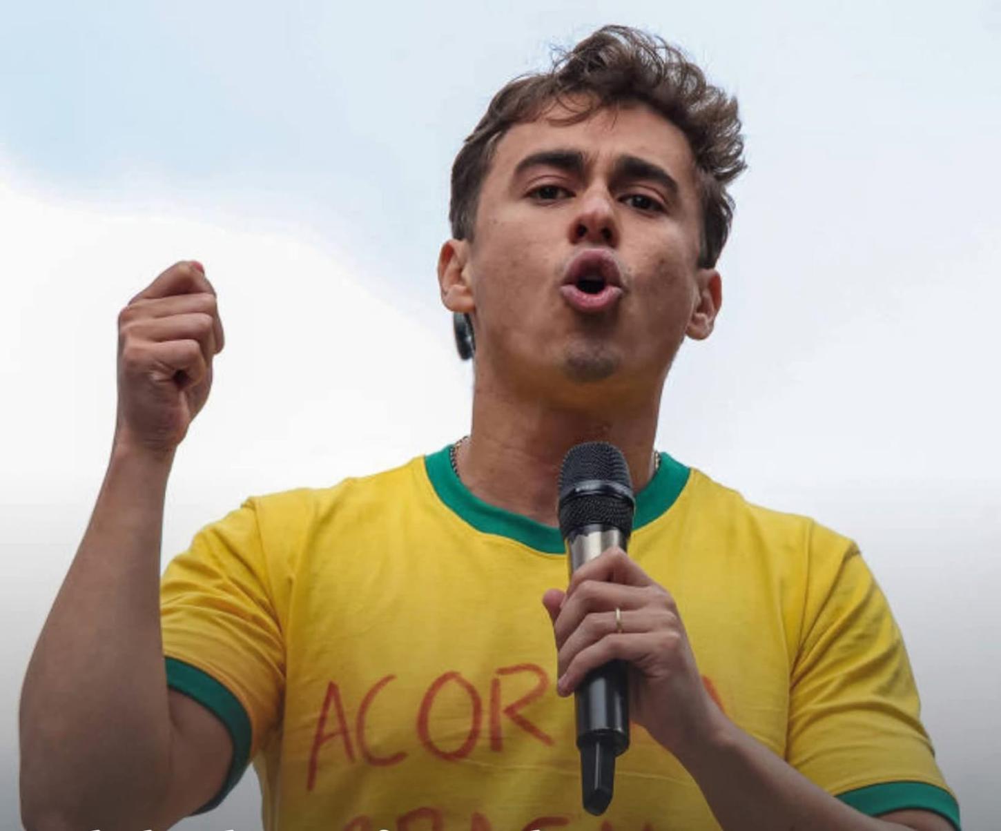 DISCURSO INFLAMADO MARCA ATO EM SÃO PAULO