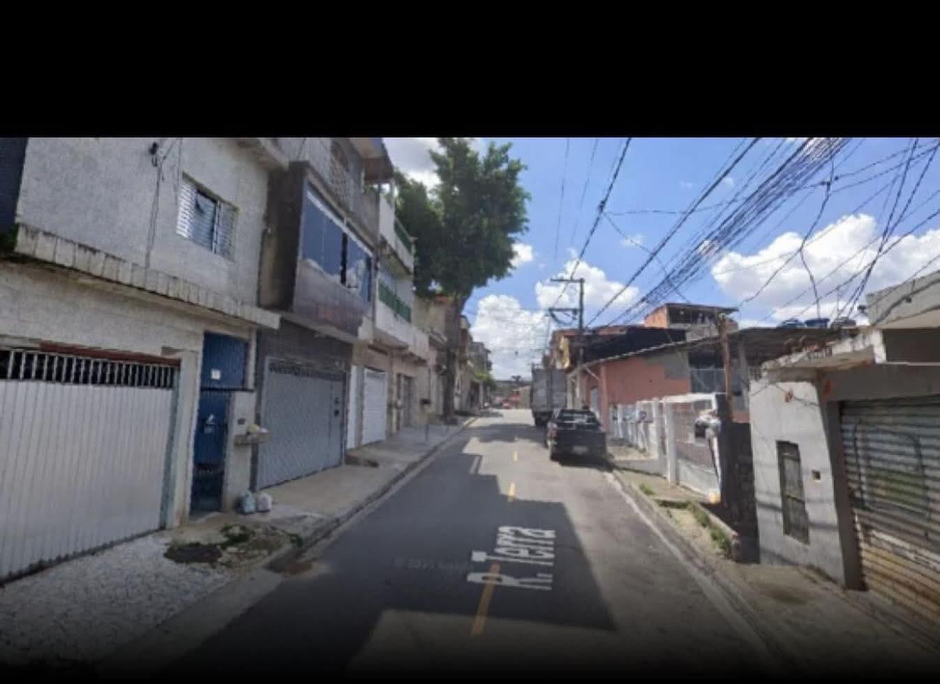 ENTREGADOR REAGE A ASSALTO E DOIS SUSPEITOS MORREM