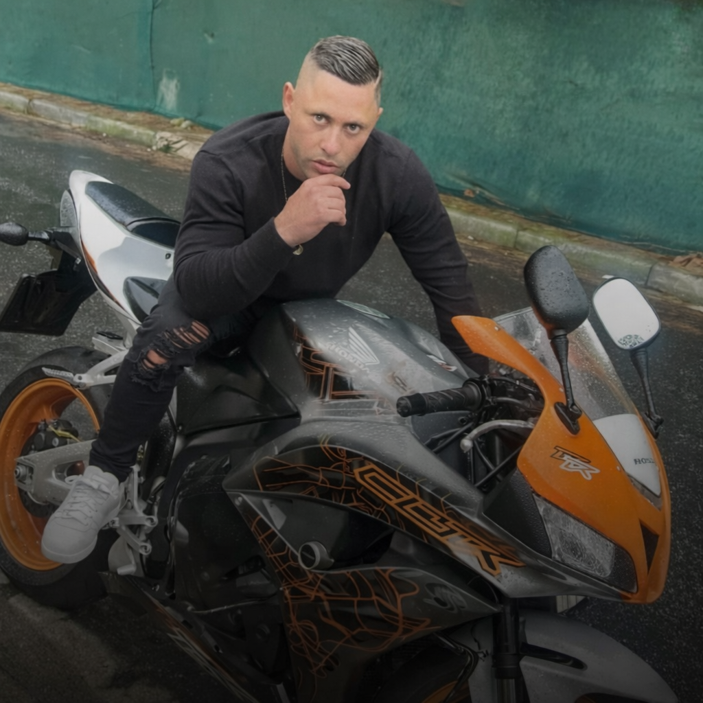 HOMEM É MORTO A TIROS NO JARDIM ZAÍRA 5, EM MAUÁ