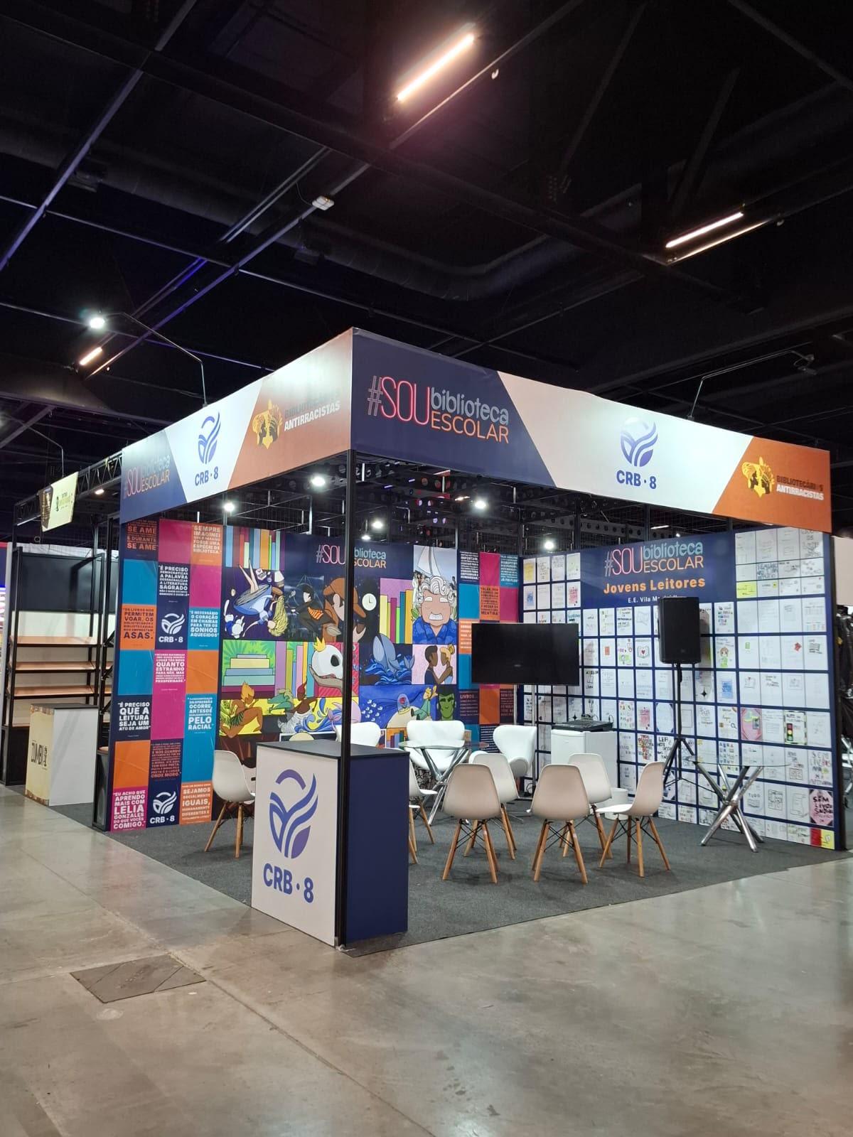 ALUNOS DE MAUÁ LEVAM ARTE À BIENAL DO LIVRO