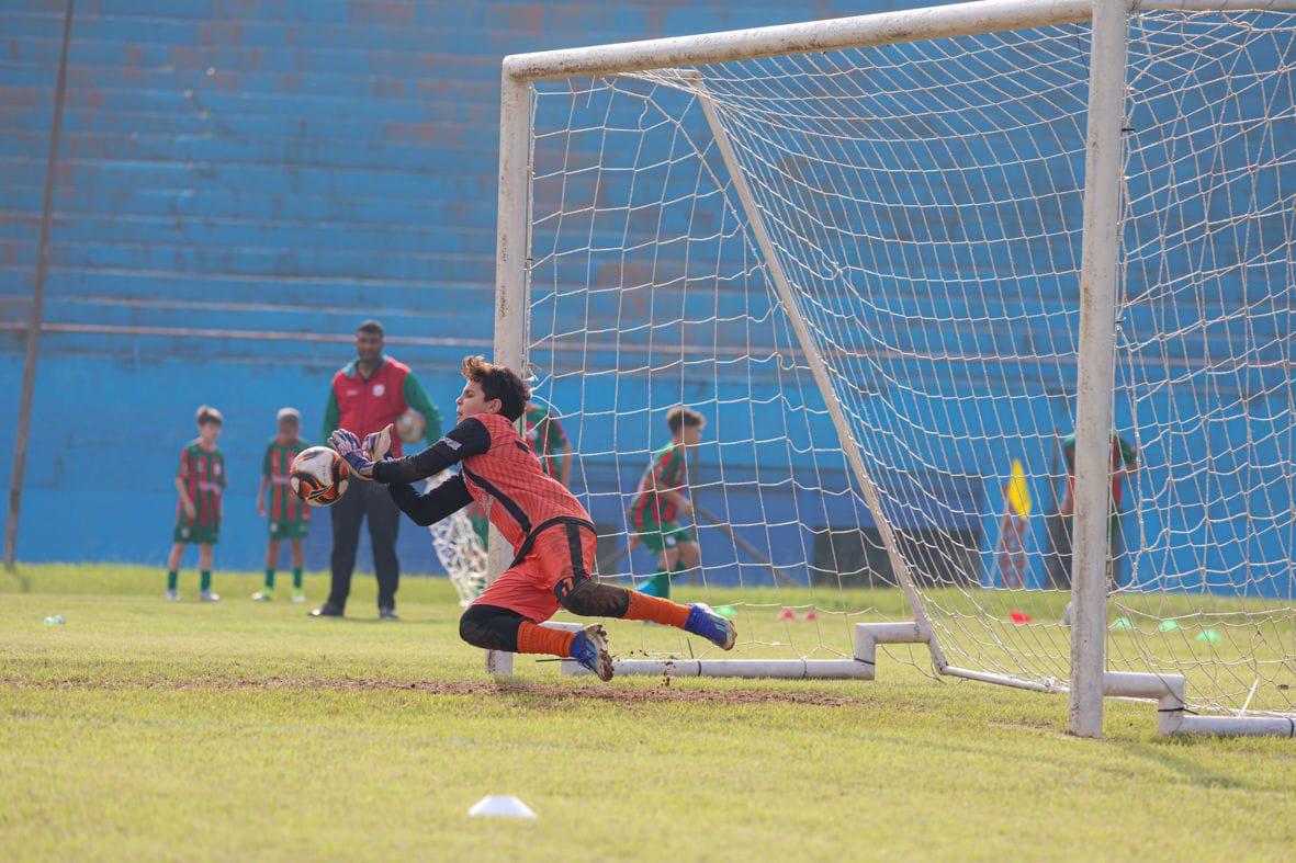 Goleiro Lorenzo Valentim se destaca pelo Mauá FC no Campeonato Paulista Sub-11