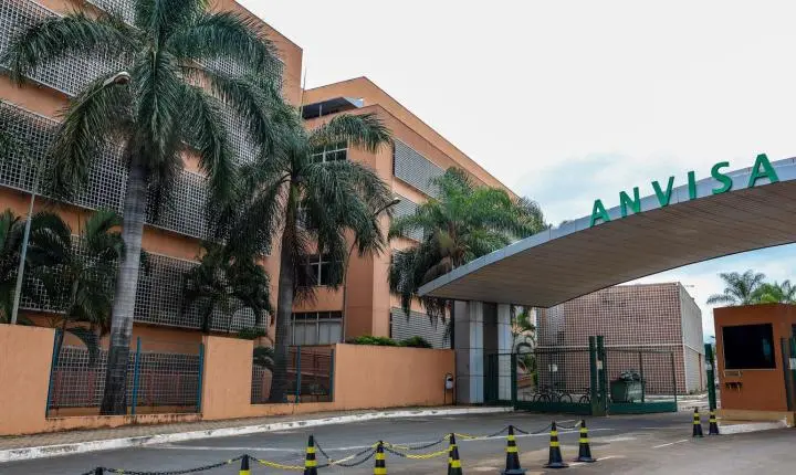 Anvisa manda recolher decoração de alimentos com plástico e glitter