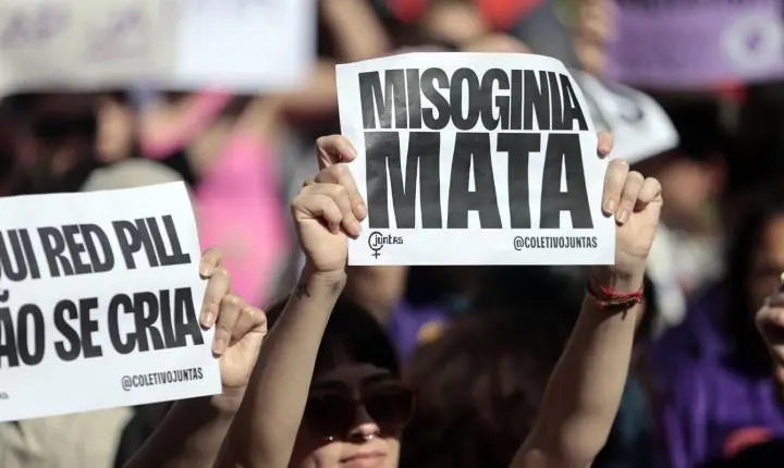 Em 2025, 16 mulheres foram vítimas de crimes virtuais por dia no RJ