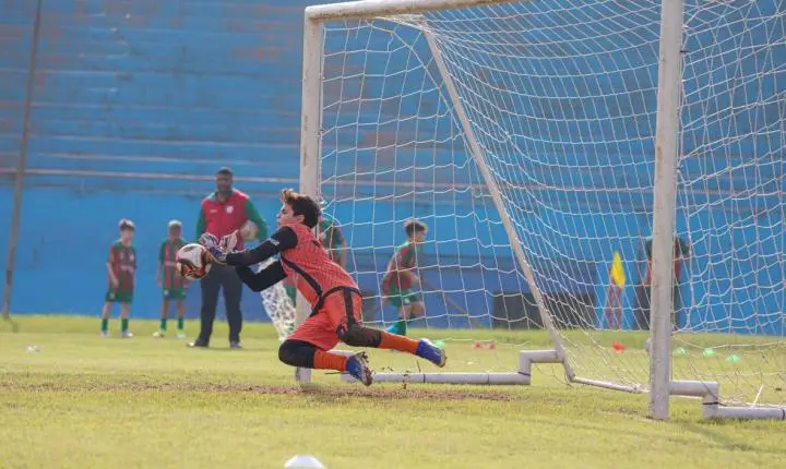 Goleiro Lorenzo Valentim se destaca pelo Mauá FC no Campeonato Paulista Sub-11