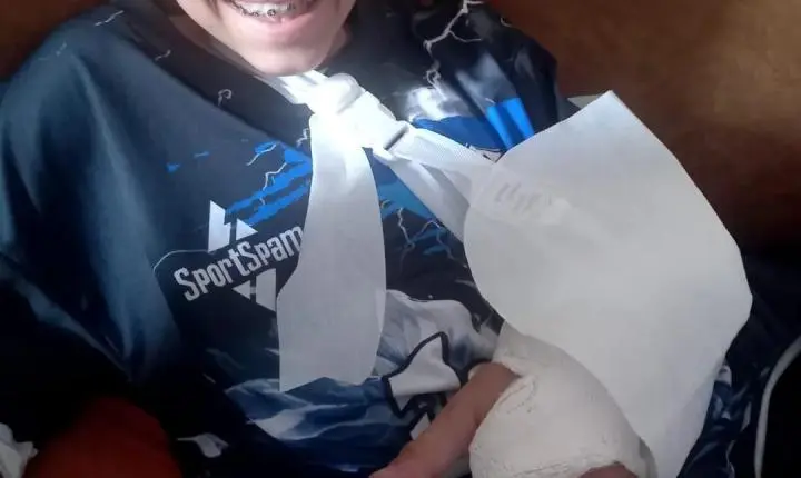 JOVEM ATLETA SOFRE QUEDA EM TREINO E NÃO ENCONTRA ORTOPEDISTA NO HOSPITAL SANTA HELENA