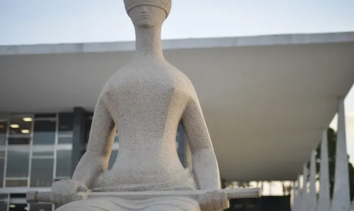 Juízes pedem adiamento de decisão que limitou penduricalhos 