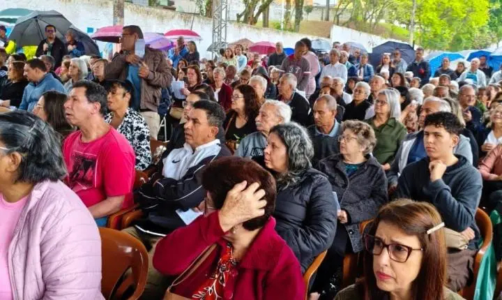 MAIS DE 300 PESSOAS PARTICIPAM DA MISSA DE ABERTURA DO DIA DE FINADOS NO CEMITÉRIO SANTA LÍDIA EM MAUÁ