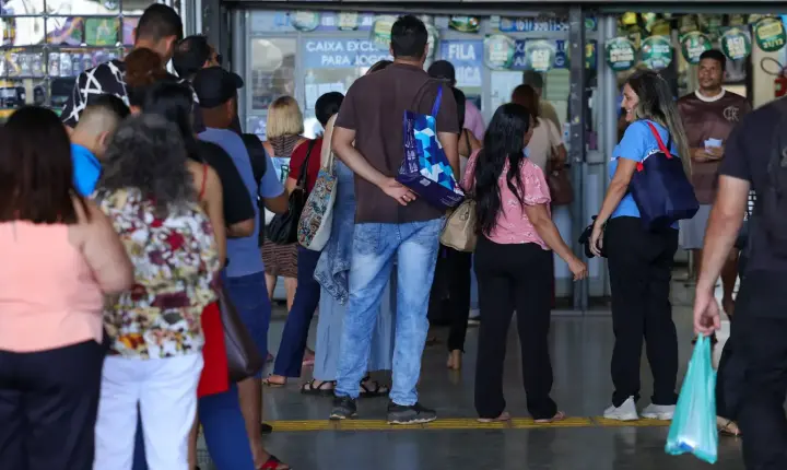 Mega-Sena acumula e prêmio principal vai para R$ 7,5 milhões